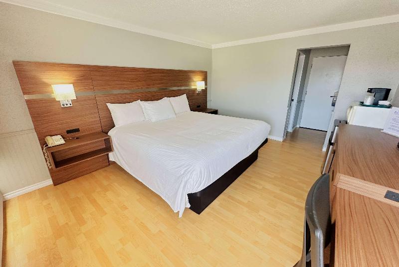 غرفة قياسية سرير كينج, Baymont By Wyndham Edson