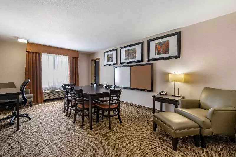 キングサイズベッドのスイートルーム, Best Western Bonnyville Inn & Suites