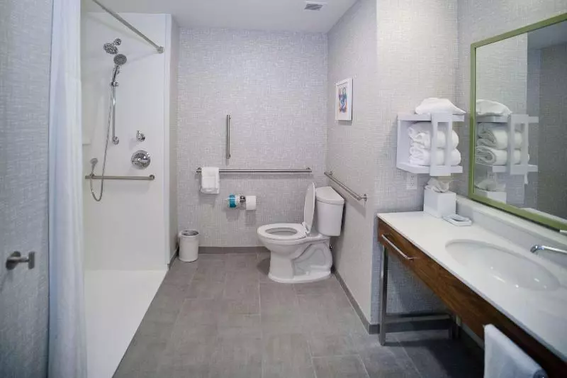 キングサイズベッドのスタンダードルーム, Hampton Inn Atlanta/fayetteville