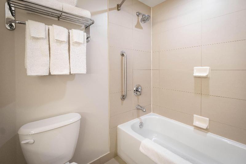 Люкс Кровать Кинг, Holiday Inn Express Kingston Central, An Ihg