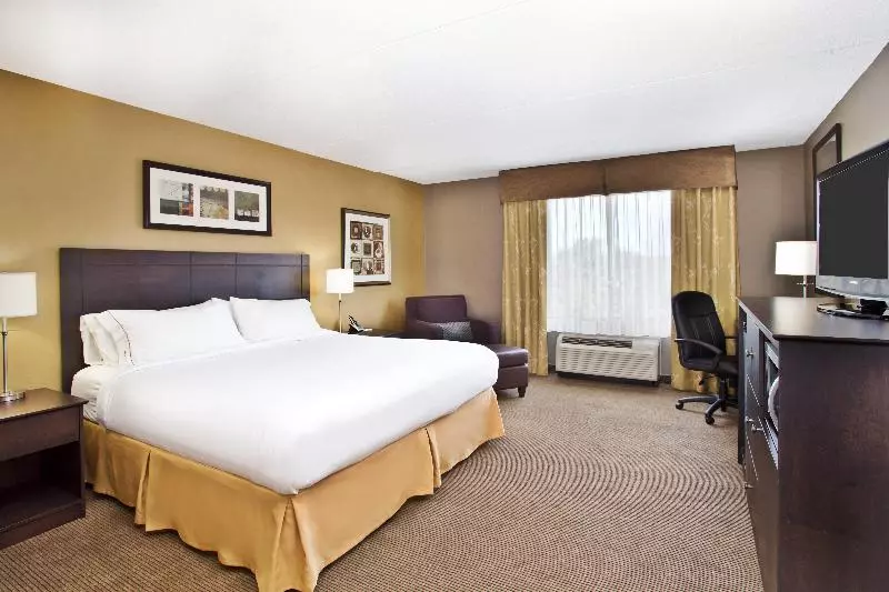 キングサイズベッドのスタンダードルーム, Holiday Inn Express Kingston Central, An Ihg