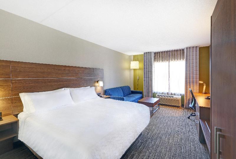 带大床的标准间, Holiday Inn Express & Suites   Woodstock, On Canada
