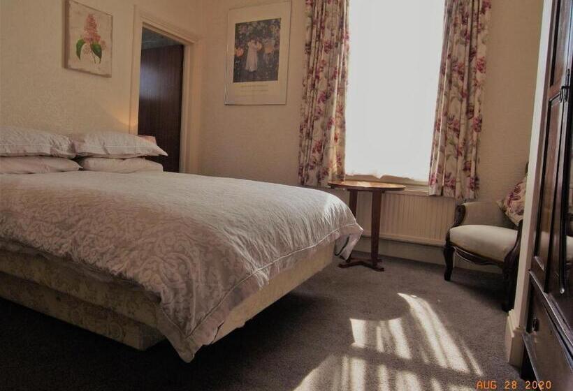 Номер Стандарт, Hylands