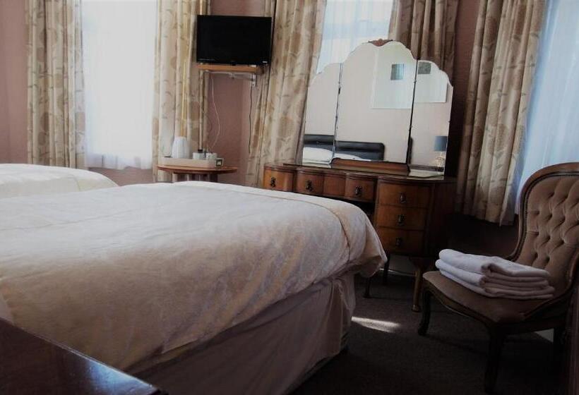 Номер Стандарт, Hylands