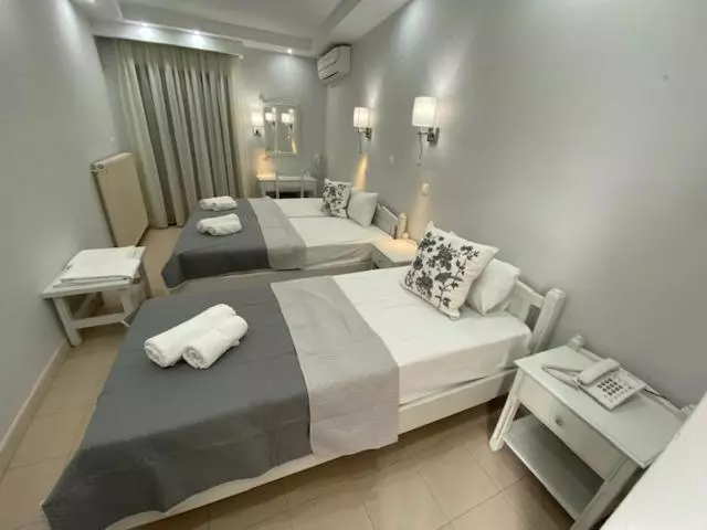 اتاق استاندارد سه نفره, Ifestos