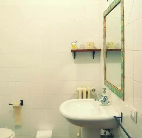 اتاق استاندارد سه تخته با بالکن, Il Casale Delle Rose