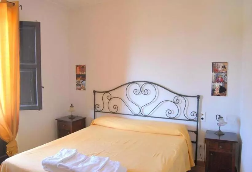 اتاق استاندارد سه تخته با بالکن, Il Casale Delle Rose