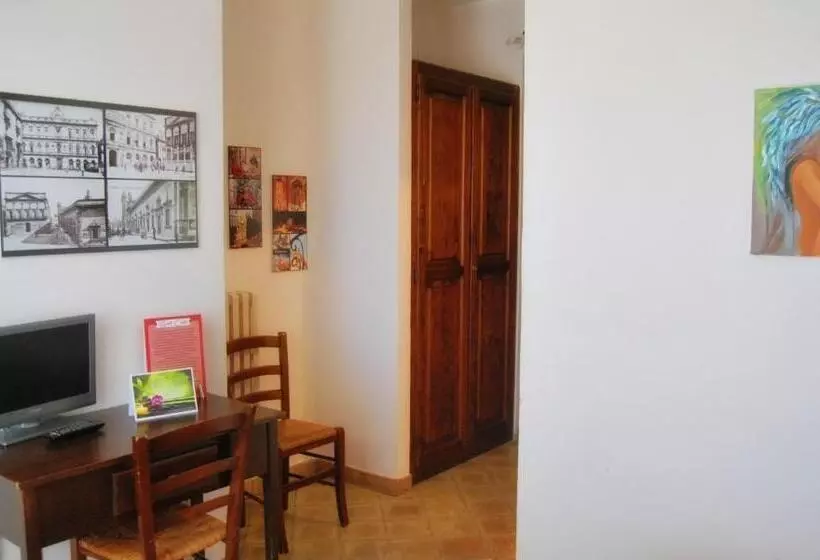 اتاق استاندارد با بالکن, Il Casale Delle Rose