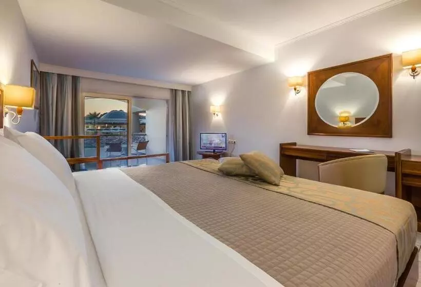 スーペリアールーム, Kipriotis Maris Suites