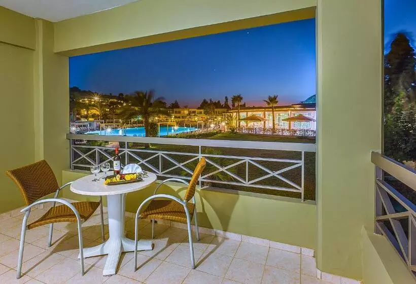 ジュニアスイート, Kipriotis Maris Suites