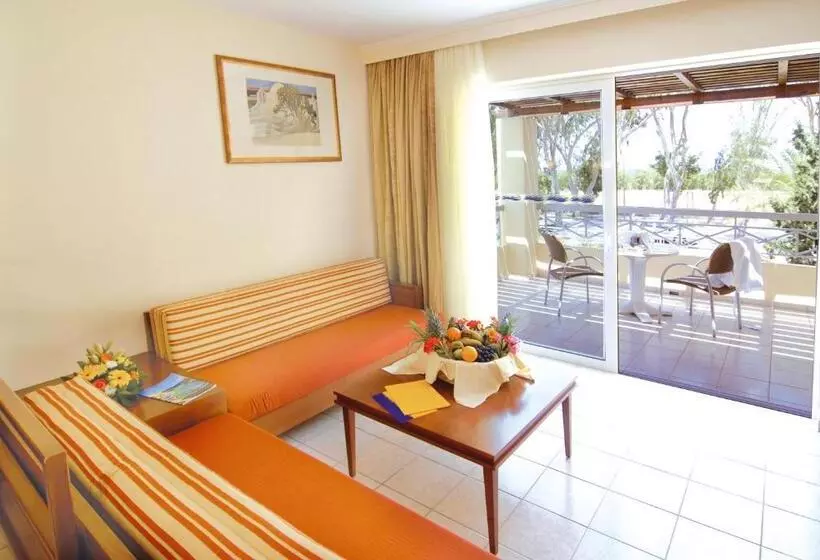 ジュニアスイート, Kipriotis Maris Suites