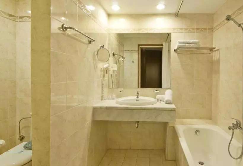 ジュニアスイート, Kipriotis Maris Suites