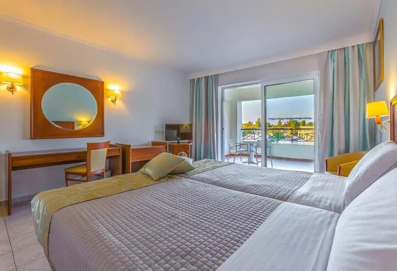 スーペリアールーム, Kipriotis Maris Suites
