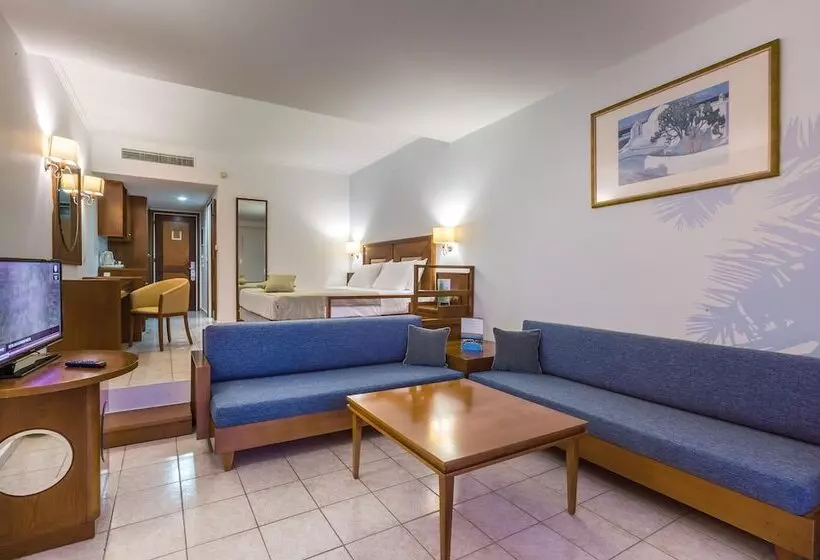 ジュニアスイート, Kipriotis Maris Suites