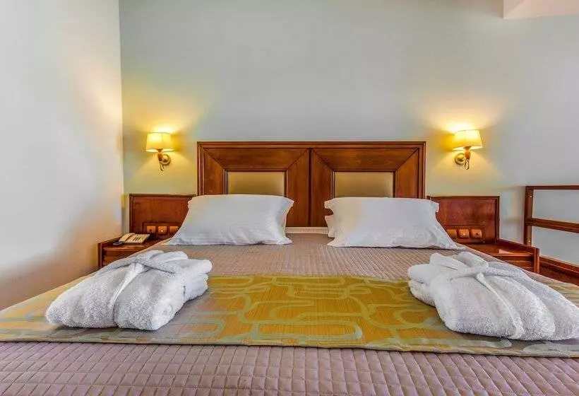 ジュニアスイート, Kipriotis Maris Suites