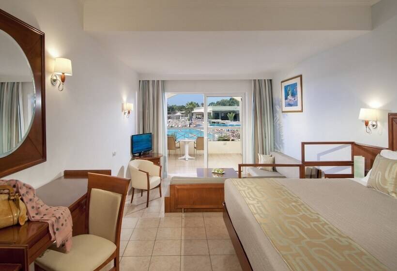 ジュニアスイート, Kipriotis Maris Suites