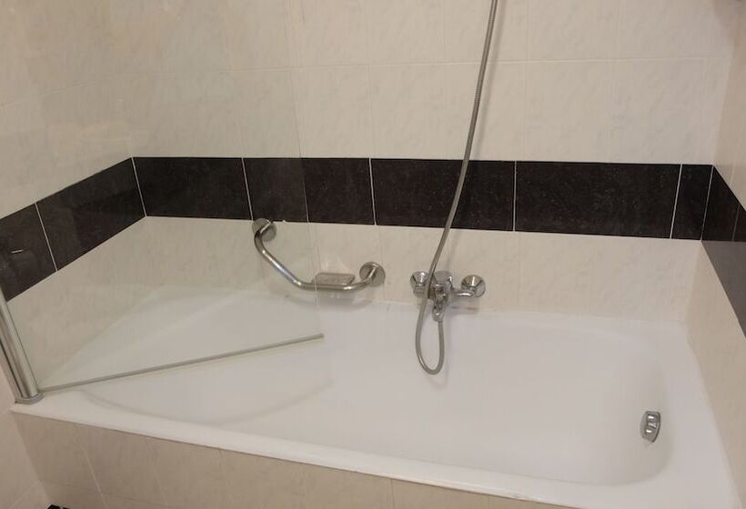 スタンダードルーム, Kipriotis Maris Suites