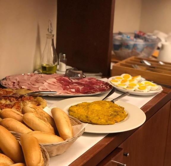 غرفة قياسية ثلاثية, La Foresteria