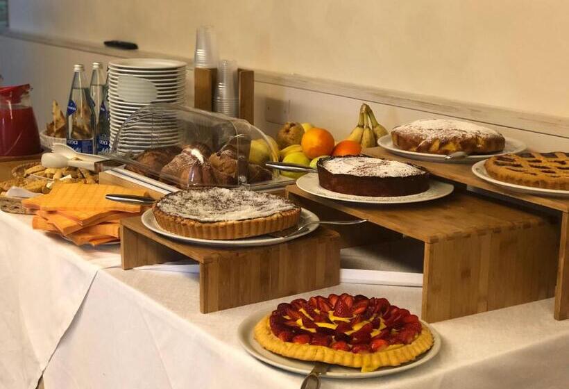 غرفة قياسية ثلاثية, La Foresteria