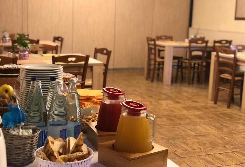 غرفة قياسية ثلاثية, La Foresteria