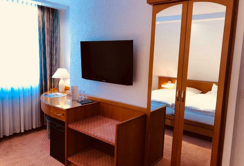 Номер Стандарт, Lindenhof