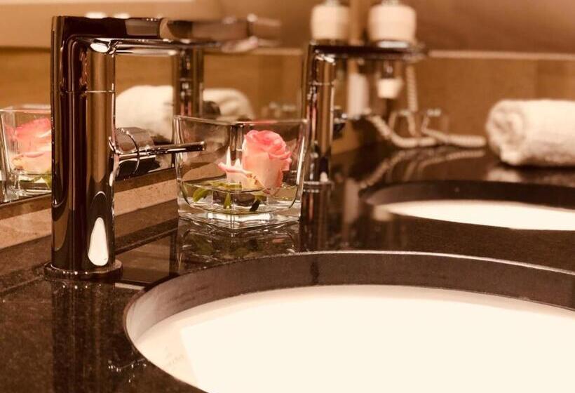 Номер Стандарт, Lindenhof