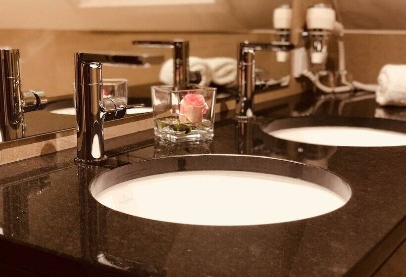 Номер Стандарт, Lindenhof