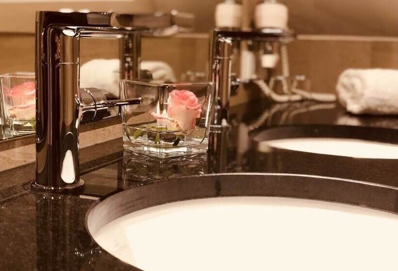 Номер Стандарт, Lindenhof