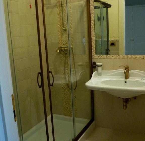 スタンダードルーム, Madonna Delle Grazie