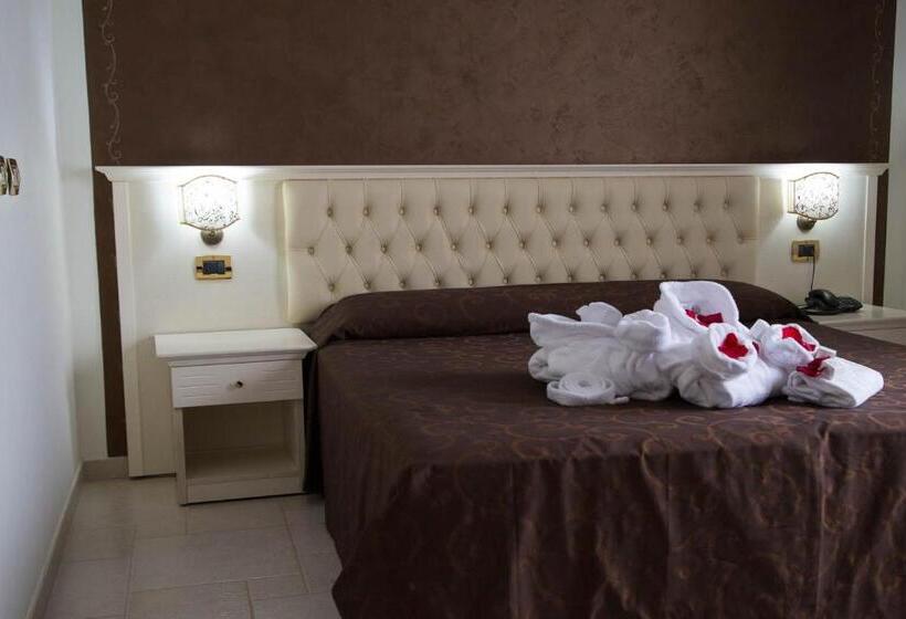 スタンダードルーム, Madonna Delle Grazie