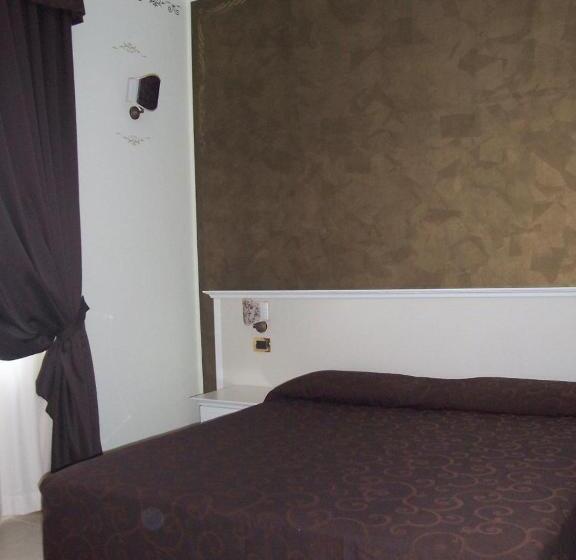 スタンダードルーム, Madonna Delle Grazie