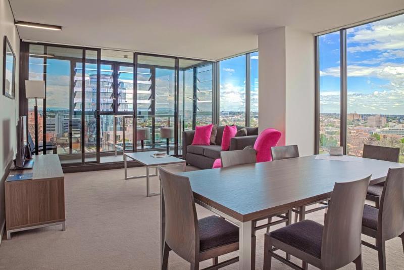 三卧行政公寓, Mantra St Kilda Road