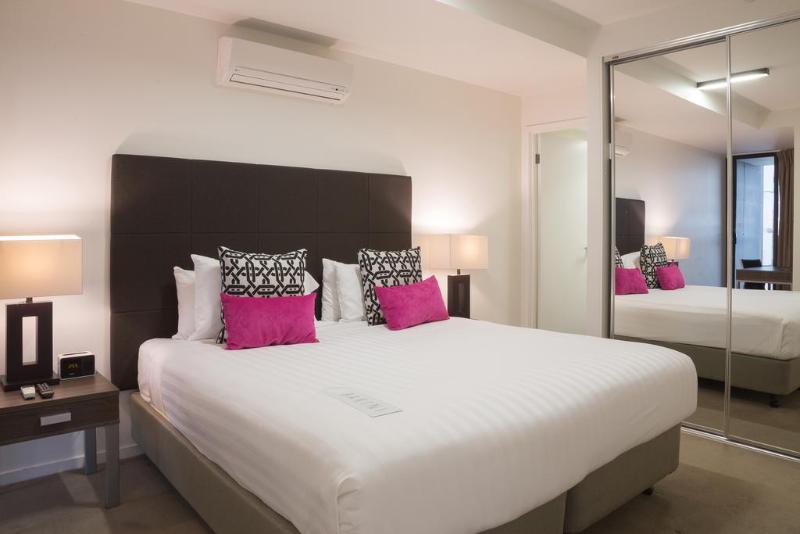 三卧行政公寓, Mantra St Kilda Road