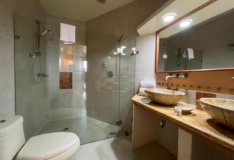 جناح جونيور, Suites Xadani