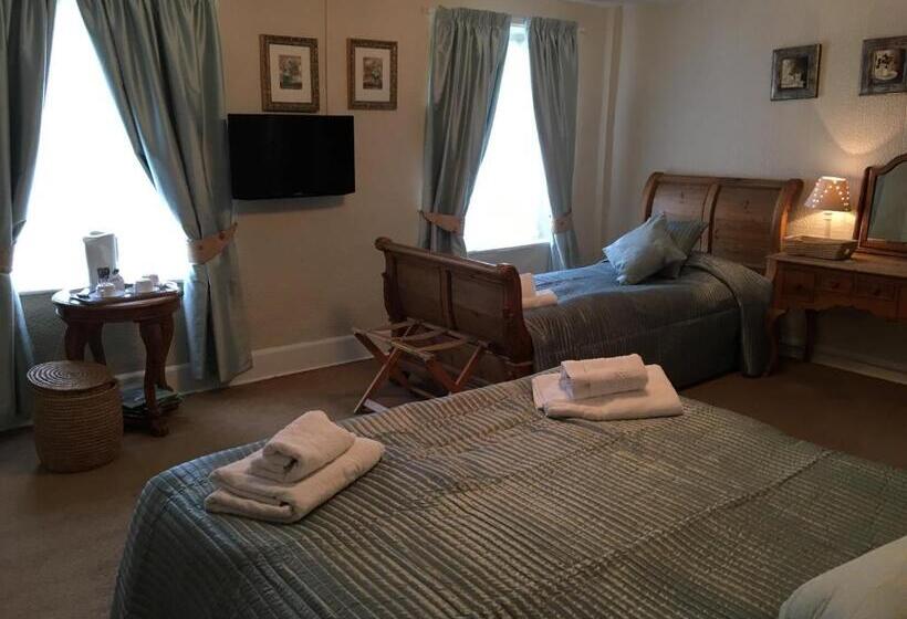 Семейный Номер, The Old Well Inn