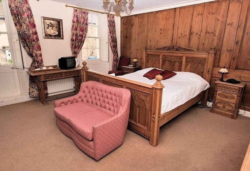 Семейный Номер, The Old Well Inn