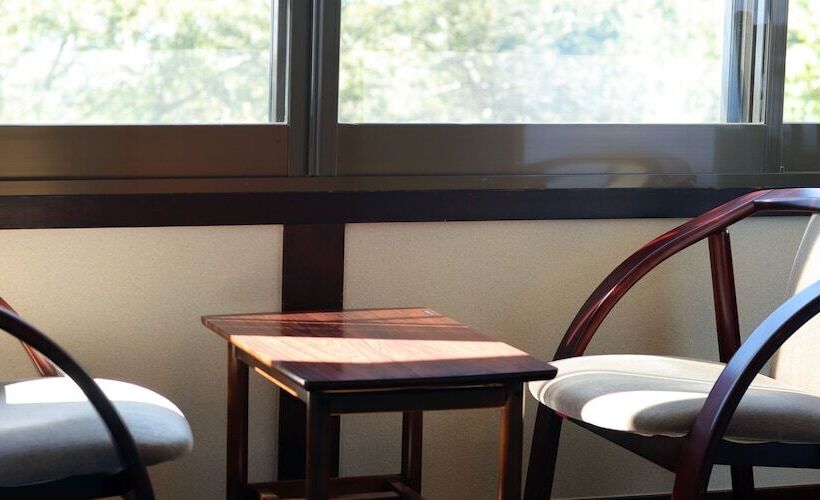 اتاق استاندارد, Yakushidaira Akanejyuku