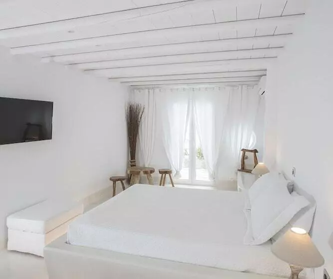 اتاق سوپریور, Paros Palace