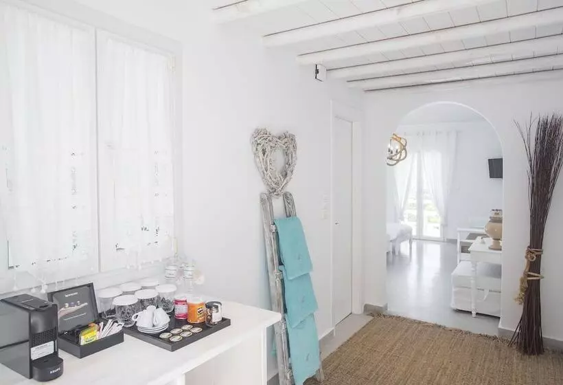 اتاق استاندارد سه نفره, Paros Palace