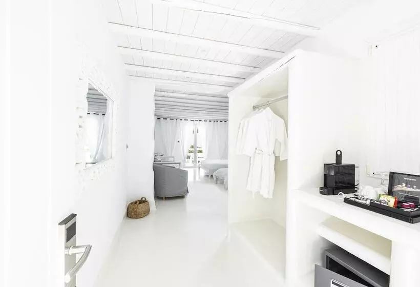 اتاق استاندارد سه نفره, Paros Palace