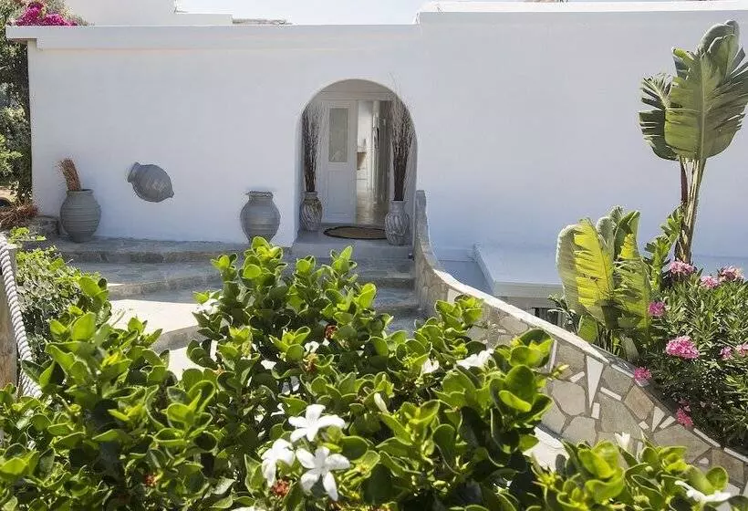 سوییت لوکس, Paros Palace
