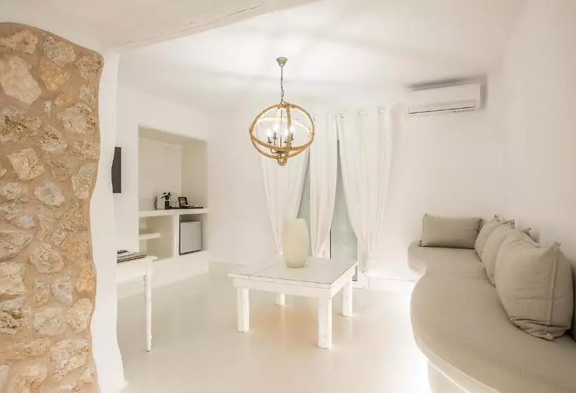 سوئیت با وان آب گرم, Paros Palace
