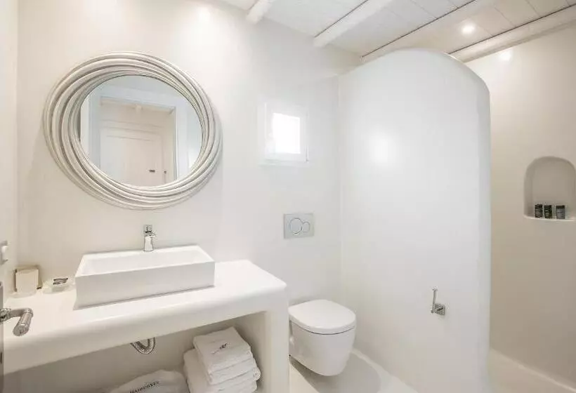 سوئیت با وان آب گرم, Paros Palace
