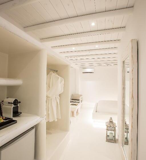 带按摩浴盆的套房, Paros Palace