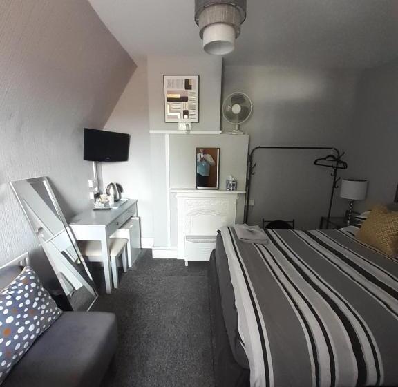 חדר אקונומי, Caversham Lodge