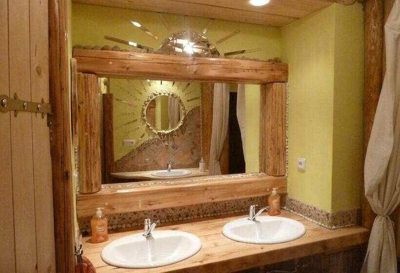 Cama em Quarto Compartilhado, Artharmony Pension & Hostel