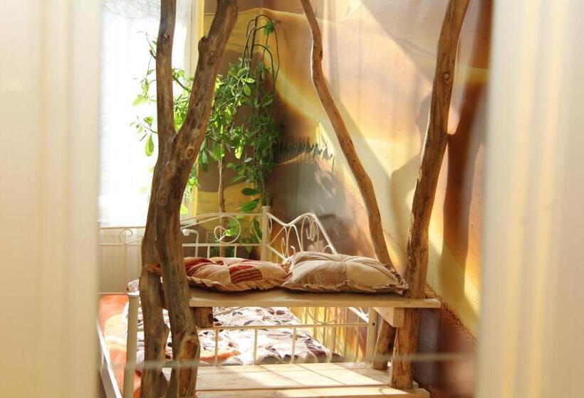 Cama em Quarto Compartilhado, Artharmony Pension & Hostel