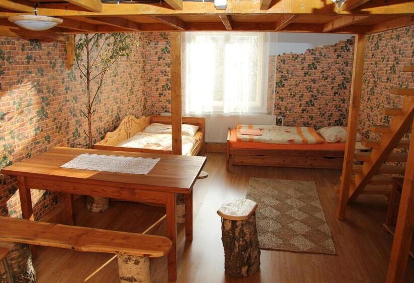 Cama em Quarto Compartilhado, Artharmony Pension & Hostel