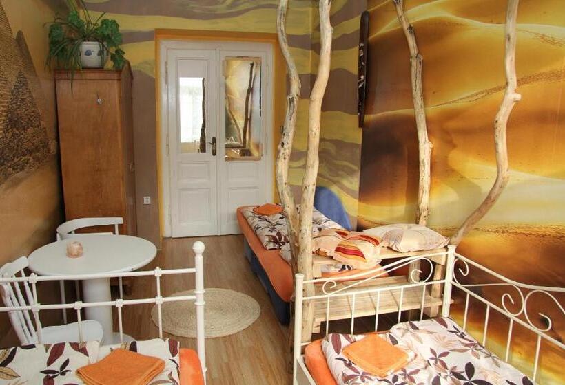 Cama em Quarto Compartilhado, Artharmony Pension & Hostel
