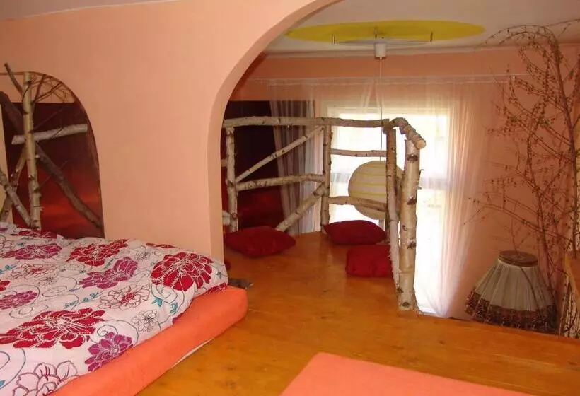 Standard Neljän Hengen Huone, Artharmony Pension & Hostel